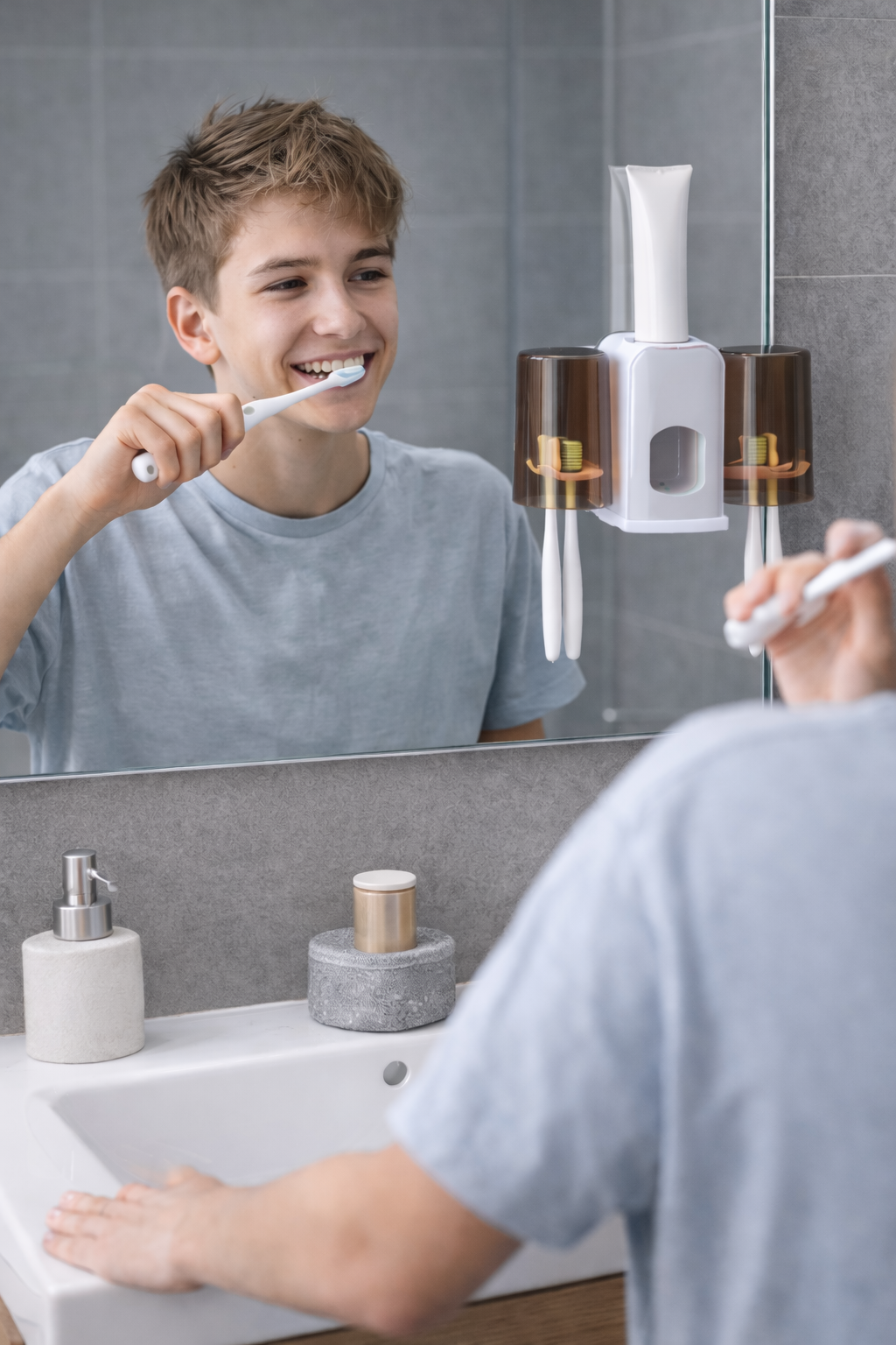 ClickSmile™-Dispensador de pasta dental con Dos Vasos